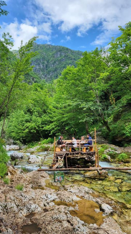 Hotel Bujtina Carku Theth Exteriér fotografie